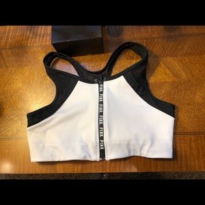 PINK ULTIMATE SIZE M Zipper Sports Bra